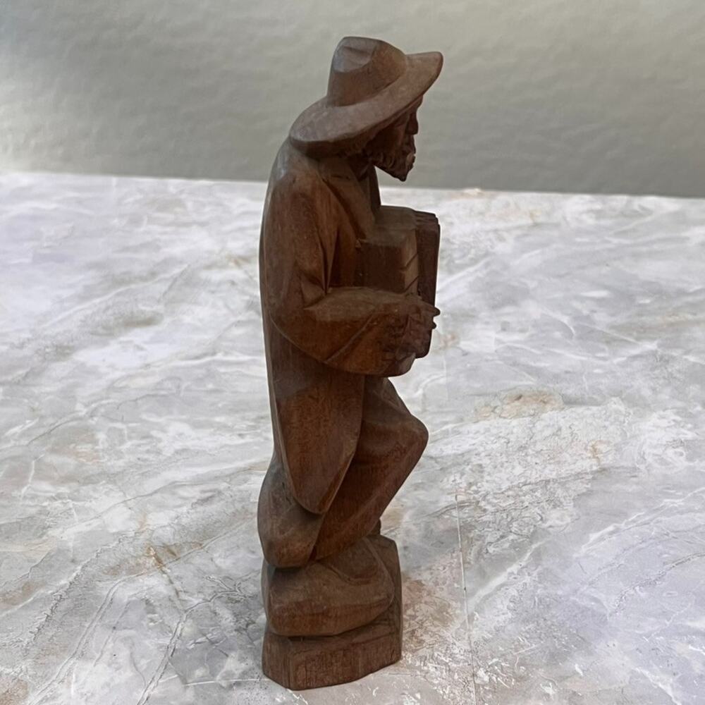 Hand Carved Wooden Figure Bearded Man Playing Accordion 8.5" Tall Folk Art - Picture 5 of 16